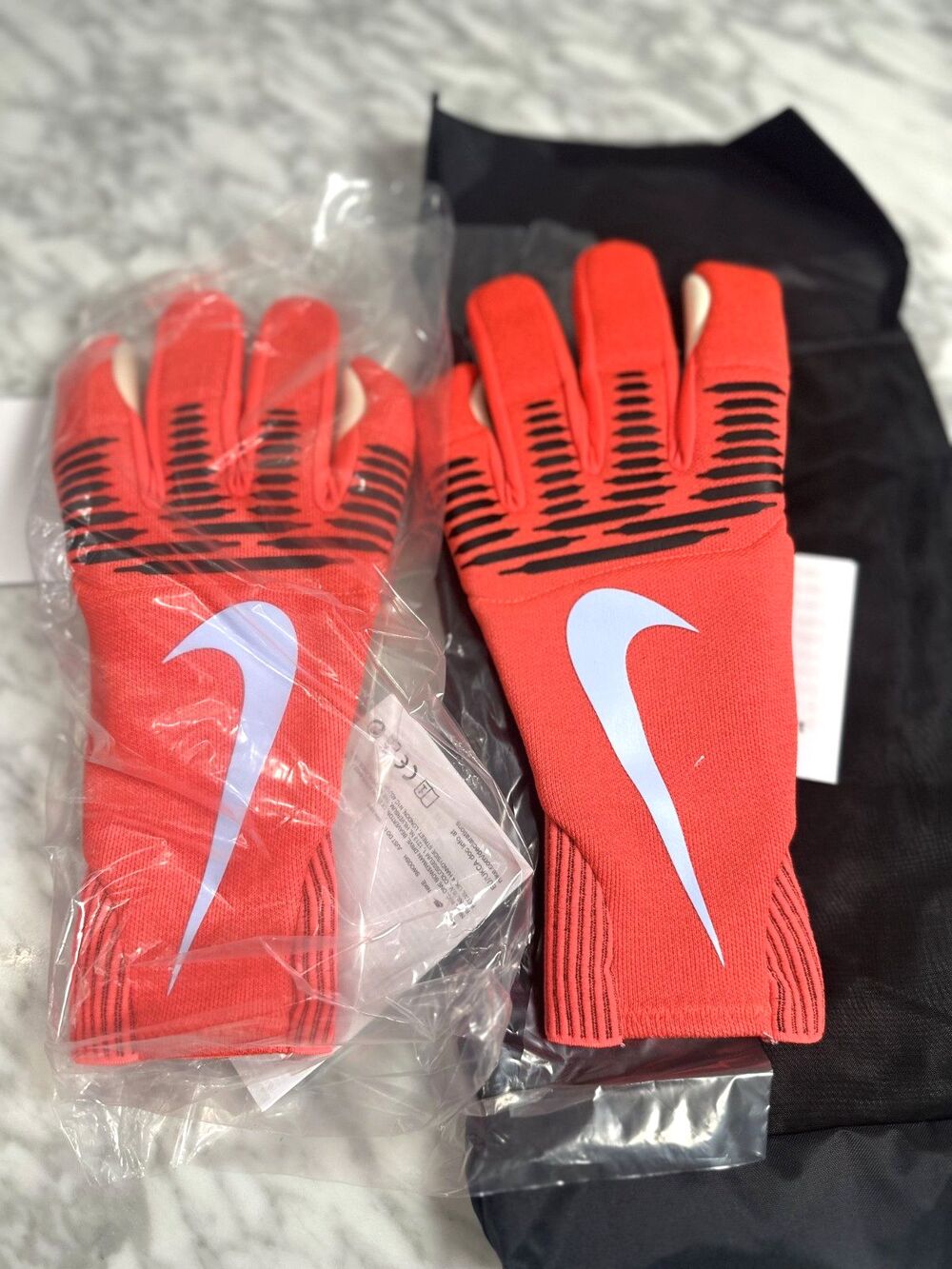 Nike Phantom Dynamic Fit Soccer Goalkeeper Gloves IF8190-635 Crimson Adult 10